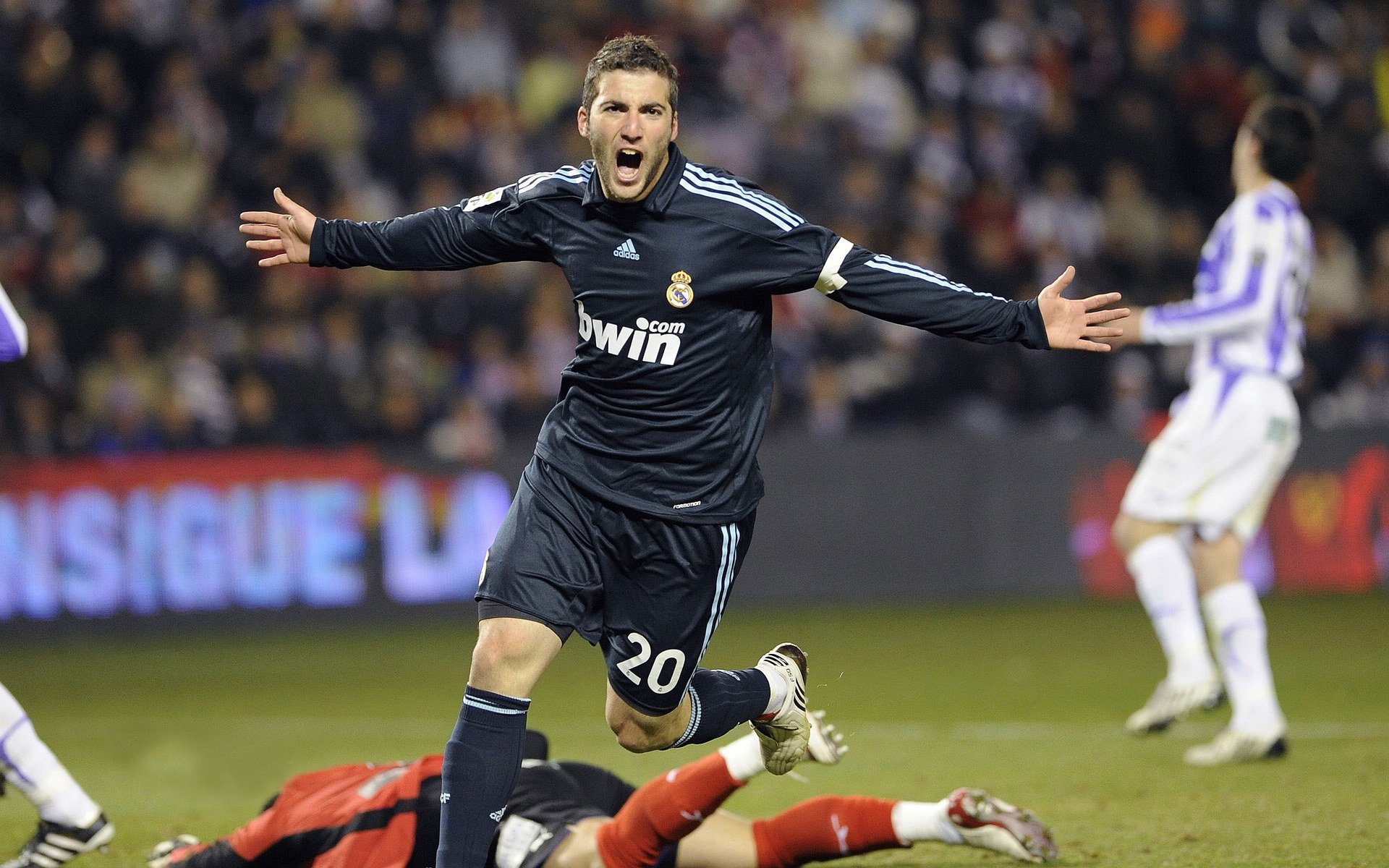 曼城轻取摩纳哥,迪亚斯关键回合不手软—蓝月亮的战术智慧与心理韧性