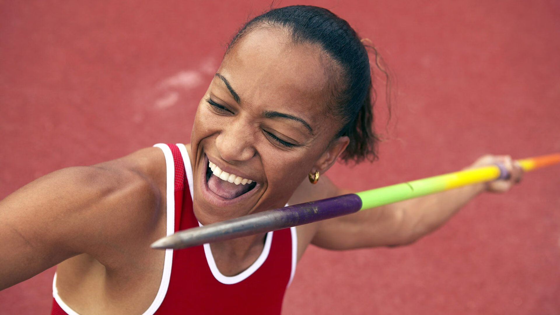 拉塞尔独木擎天,阿斯顿马丁上演惊天逆转